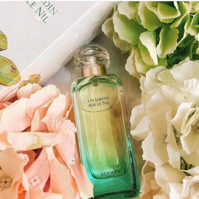 Hermes Un Jardin Sur Le Nil Eau De Toilette 7.5 ml กลิ่นหอมของมะม่วงและดอกบัวผสมผสานกันอย่างลงตัว หอมสดชื่น ดั่งความหอมที่ได้จากริมฝั่งแม่น้ำไนล์แห่งอียิปต์ 