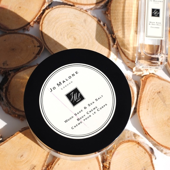 Jo Malone Wood Sage & Sea Salt Body Creme 175ml ปรนนิบัติผิวให้ชุ่มชื้นด้วยครีมบำรุงผิวกายเข้มข้น สัมผัสสายลมจากชายฝั่งอังกฤษ ความสดชื่นจากซีซอลท์ 