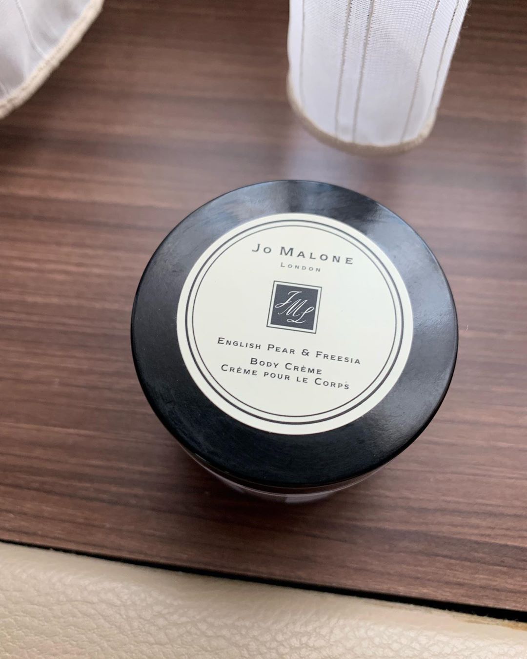 Jo Malone English Pear & Freesia Body Creme 175ml Body Creme ที่ให้สัมผัสหรูหรา นุ่มละมุน 